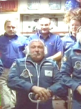 Фото к Школьники спросили космонавтов МКС о самом интересном