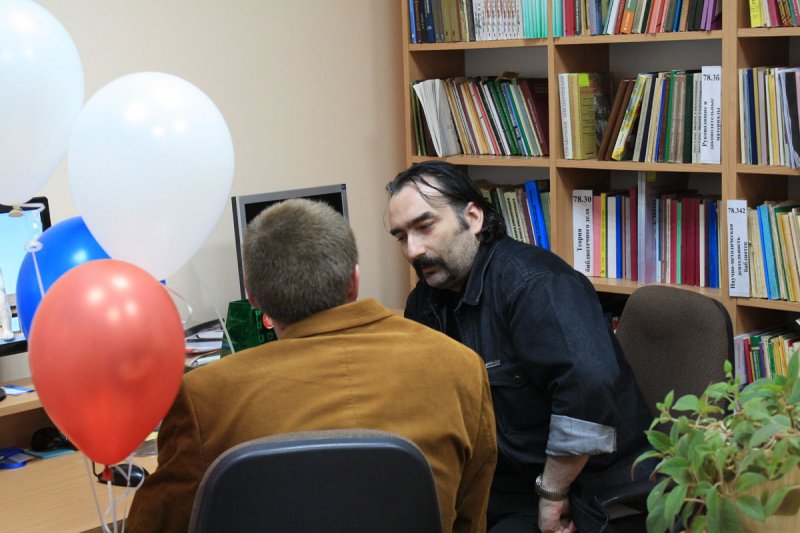 Фото к Александр Архангельский: «Библиотеки должны брать на вооружение цифровые технологии»