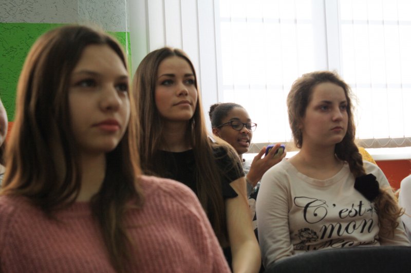 Фото к Ругаться по-русски легче, чем читать стихи!