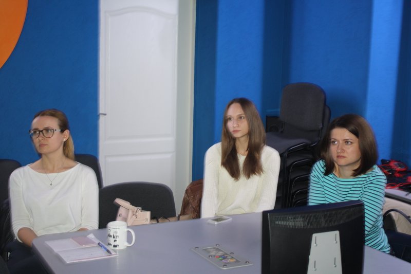 Фото к Как выглядят сайты для блондинок?